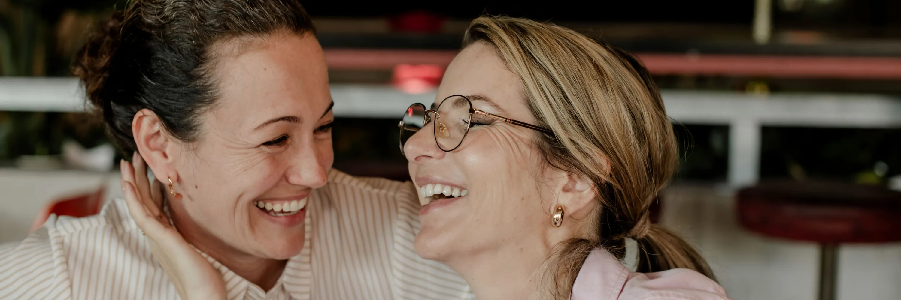 Annika Redlich et Andrea Borzatta (à droite) s'engagent depuis de nombreuses années avec tous nos membres en faveur des personnes concernées en Suisse.