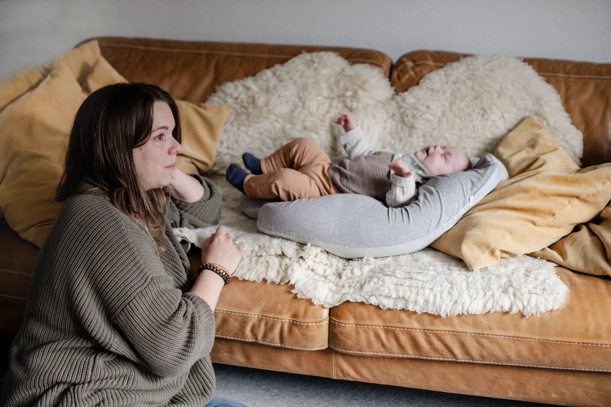 Il n'y a pas que le bonheur d'avoir un bébé : de nombreux parents souffrent de dépression post-partum.