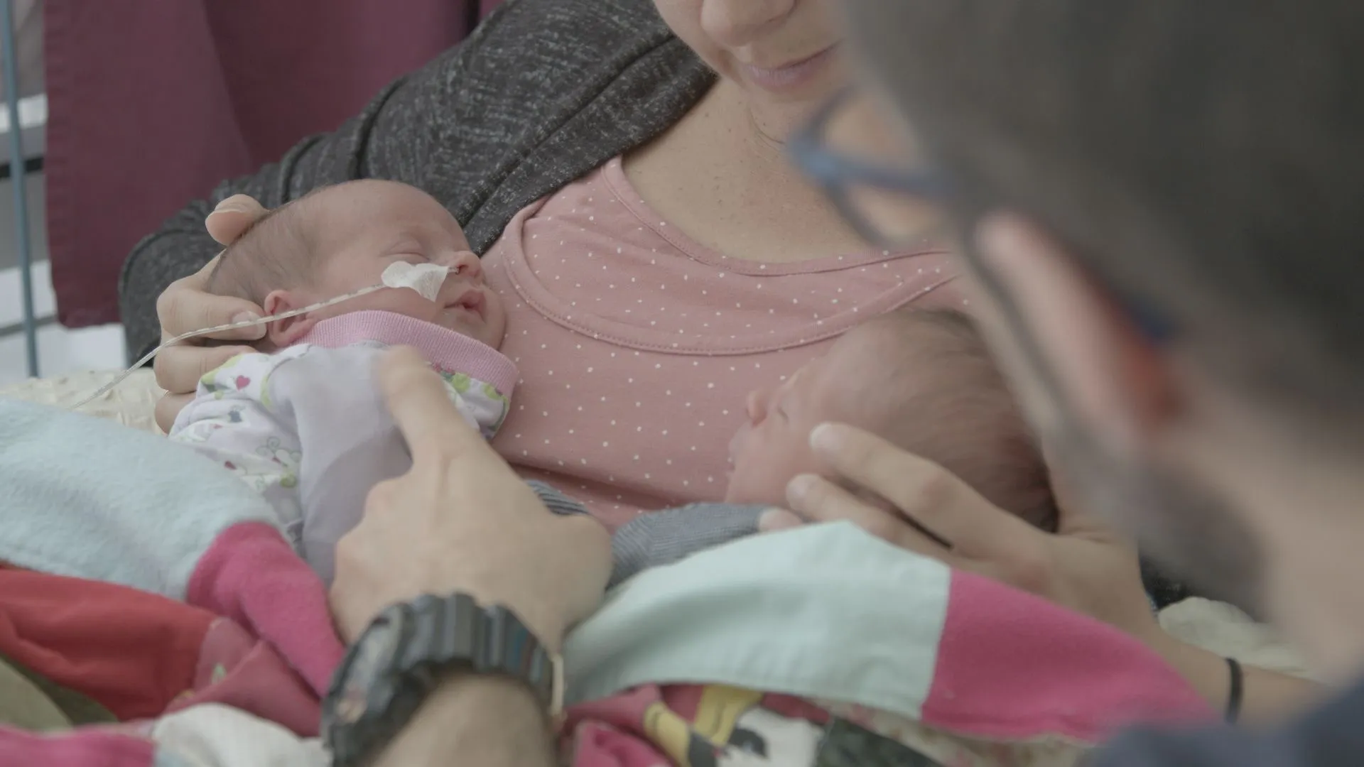 Une mère sur trois d'un enfant prématuré présente des signes de stress psychologique (Image : Prématurés & Nouveaux-nés Suisse)